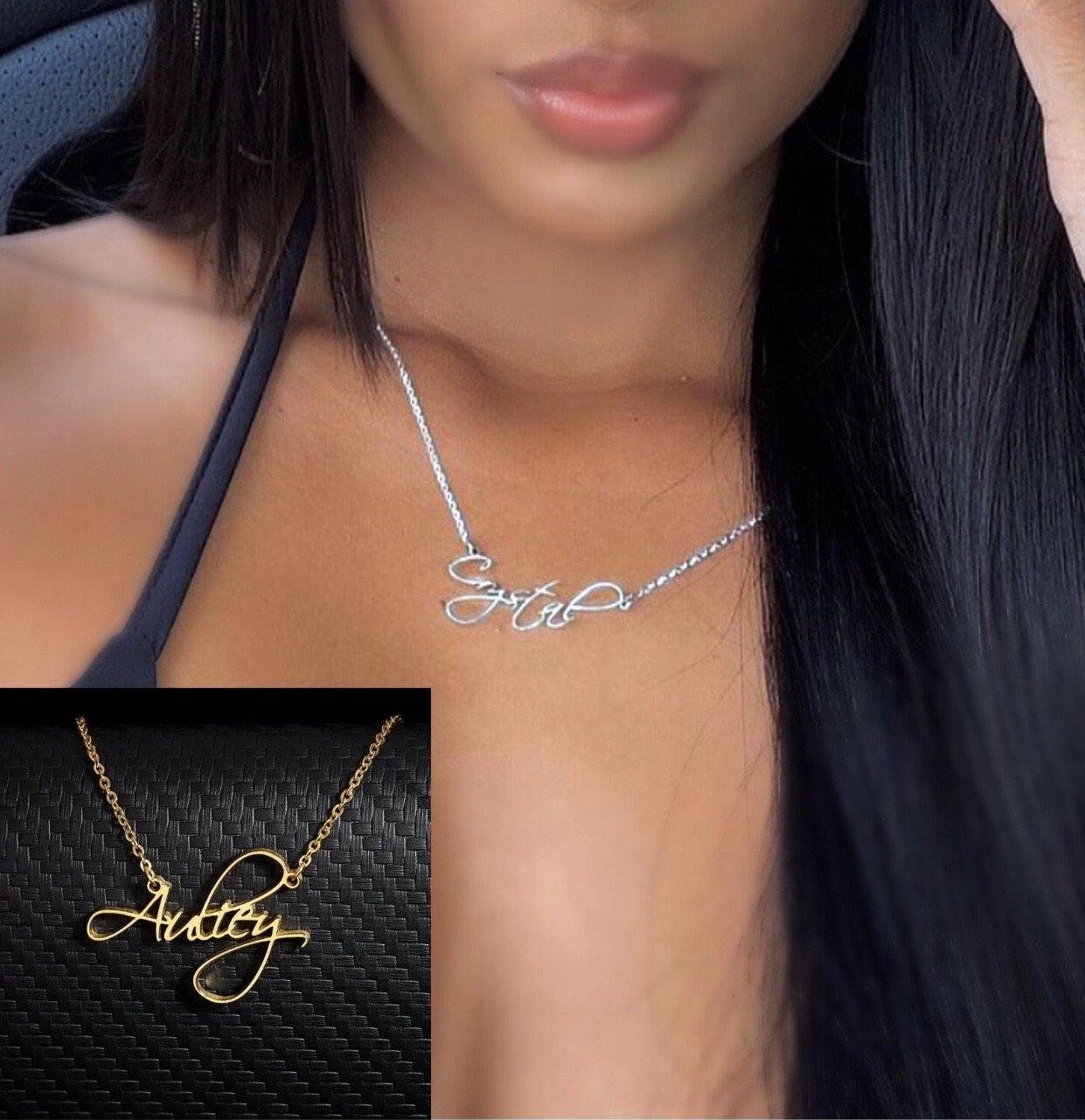 Script Nameplate Necklace - Jewel Hunts